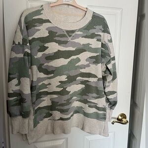 Aerie Camo Sweatshirt L